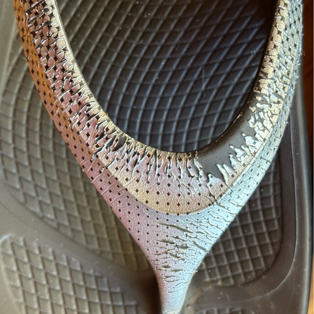 OOFOS Sandals - Picture 4 of 6